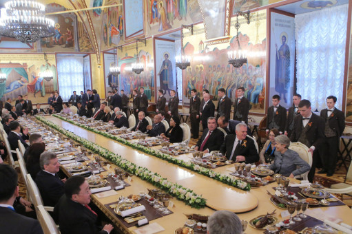 FET71. Moscow (Russian Federation), 08/05/2015.- Delegates attend an informal dinner in honor of the state leaders taking part in the 70th anniversary celebration of the victory of the Soviet Union and its Allies over Nazi Germany in WWII, at the Kremlin in Moscow, Russia, 08 May 2015. (Alemania, Rusia, Mosc˙) EFE/EPA/HOST PHOTO AGENCY / RIA NOVOSTI MANDATORY CREDIT