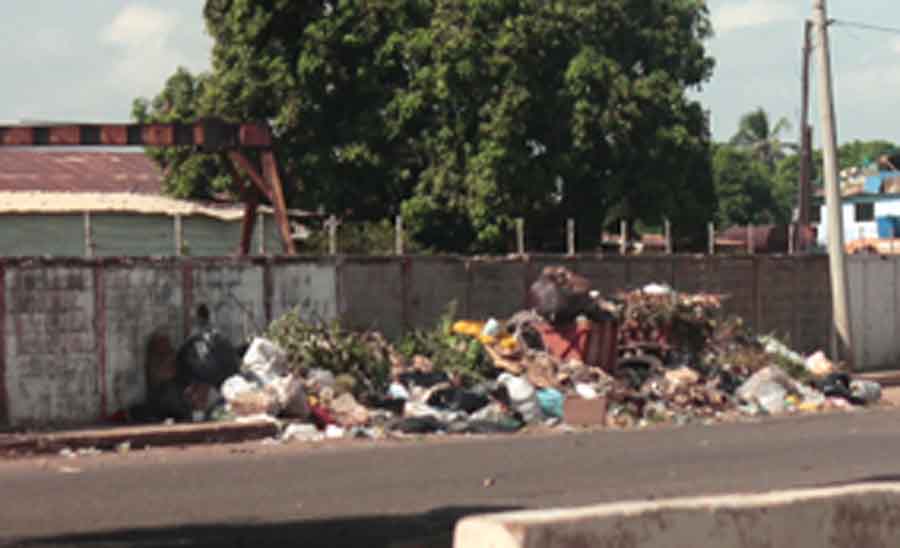 MARACAIBO VENEZUELA:13/12/2016 BASURA EN SAN FRANCISCO