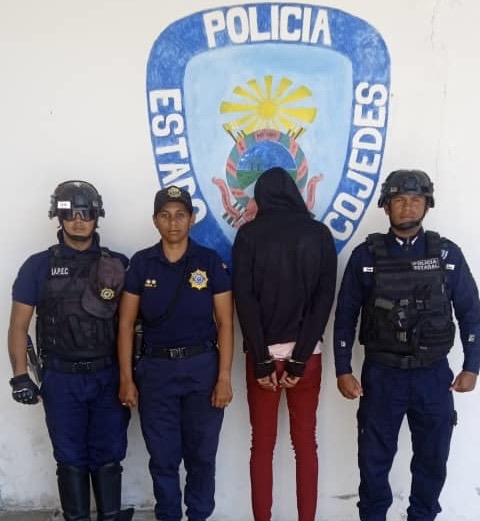 Capturan a hombre tras brutal golpiza a su expareja en plena calle ...