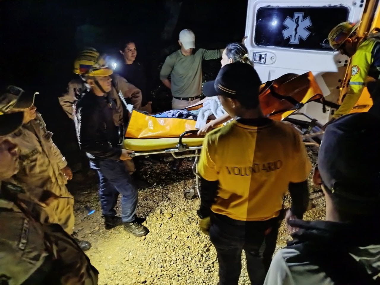 Heroico rescate en el Cerro Santa Ana: Mujer herida salvada de las ...